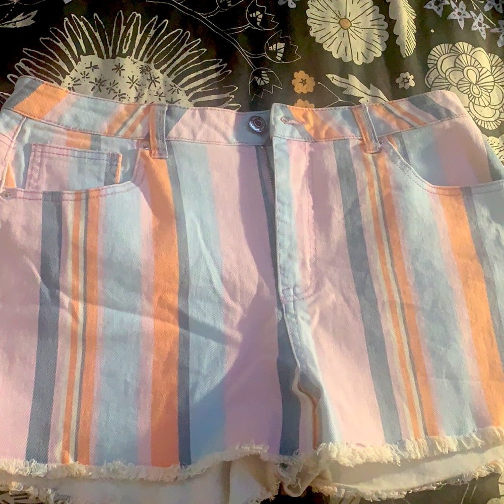 Striped denim frayed shorts
